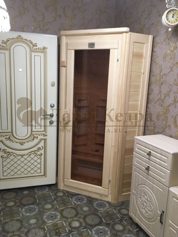 Одноместная угловая инфракрасная сауна кабина из кедра и липы с керамическими излучателями